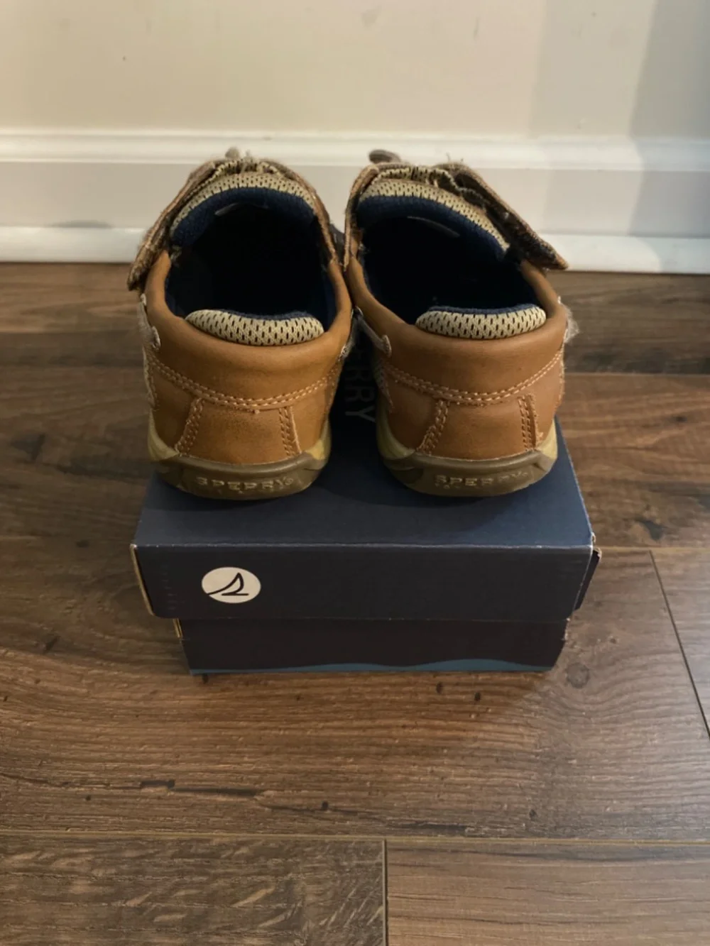 Sperry lanyard boat shoe size 10